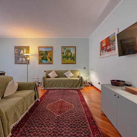 Ancona: 6 Guests By Host Hero * Ankona